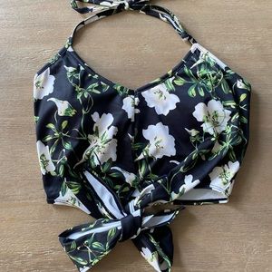 Kortni Jeane floral tie front crop top